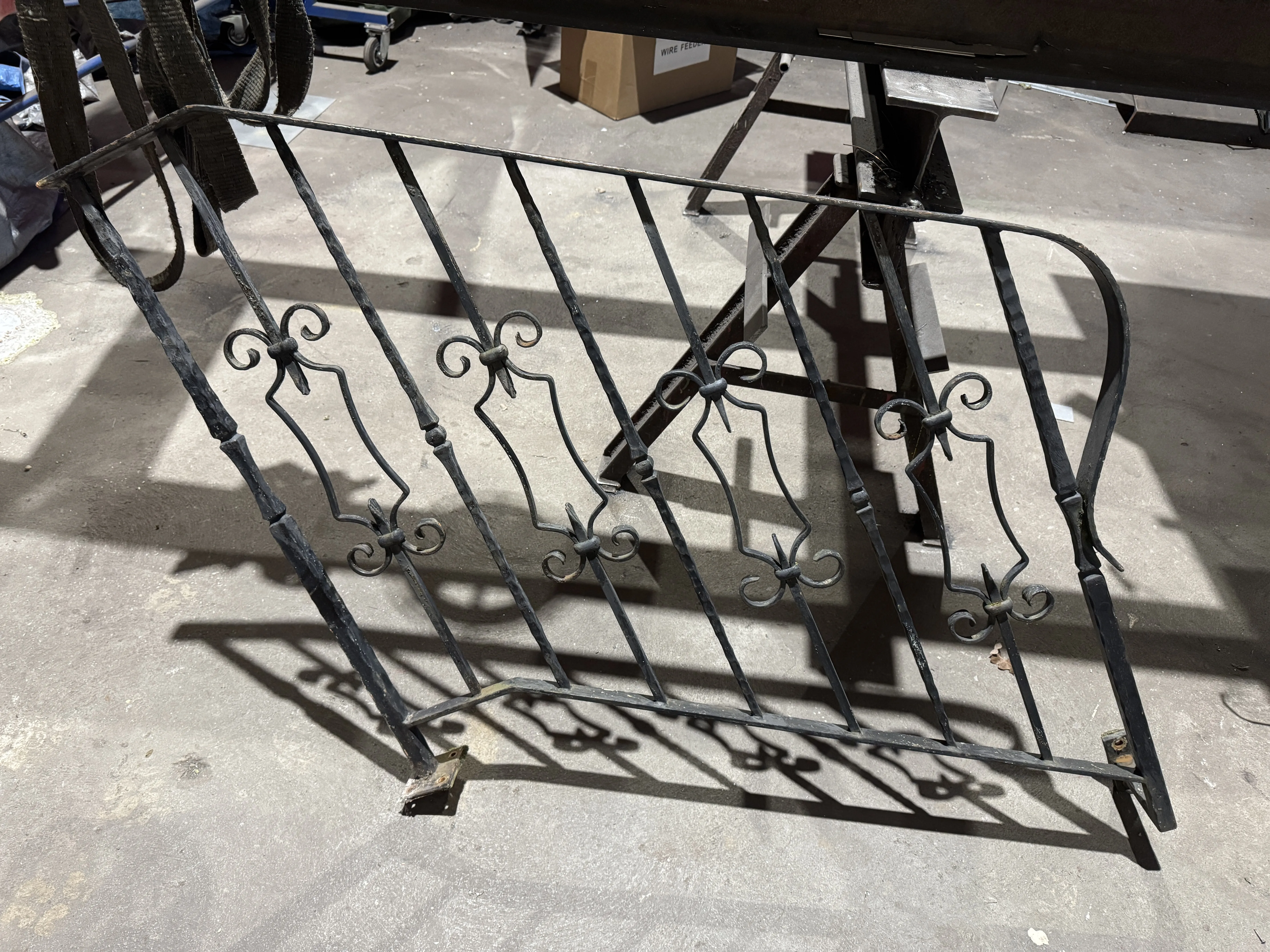 Ausgangszustand — Bestandsgeländer